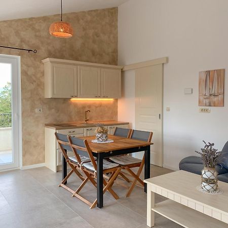 Villa Alara - Charming Villa With Heated Swimming Pool Milohnici Εξωτερικό φωτογραφία