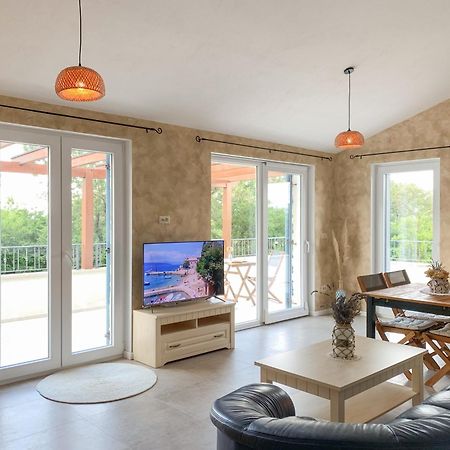 Villa Alara - Charming Villa With Heated Swimming Pool Milohnici Εξωτερικό φωτογραφία