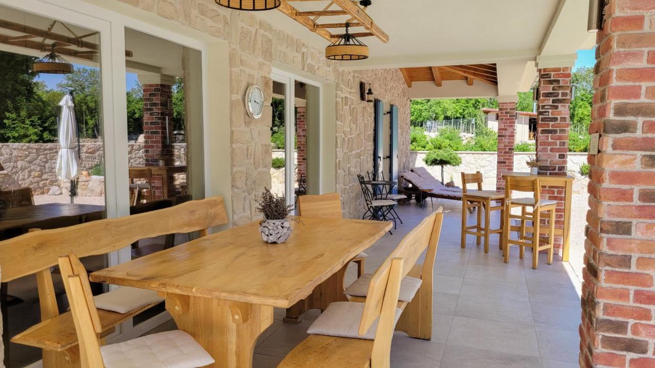 Villa Alara - Charming Villa With Heated Swimming Pool Milohnici Εξωτερικό φωτογραφία