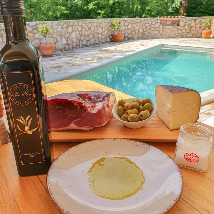 Villa Alara - Charming Villa With Heated Swimming Pool Milohnici Εξωτερικό φωτογραφία