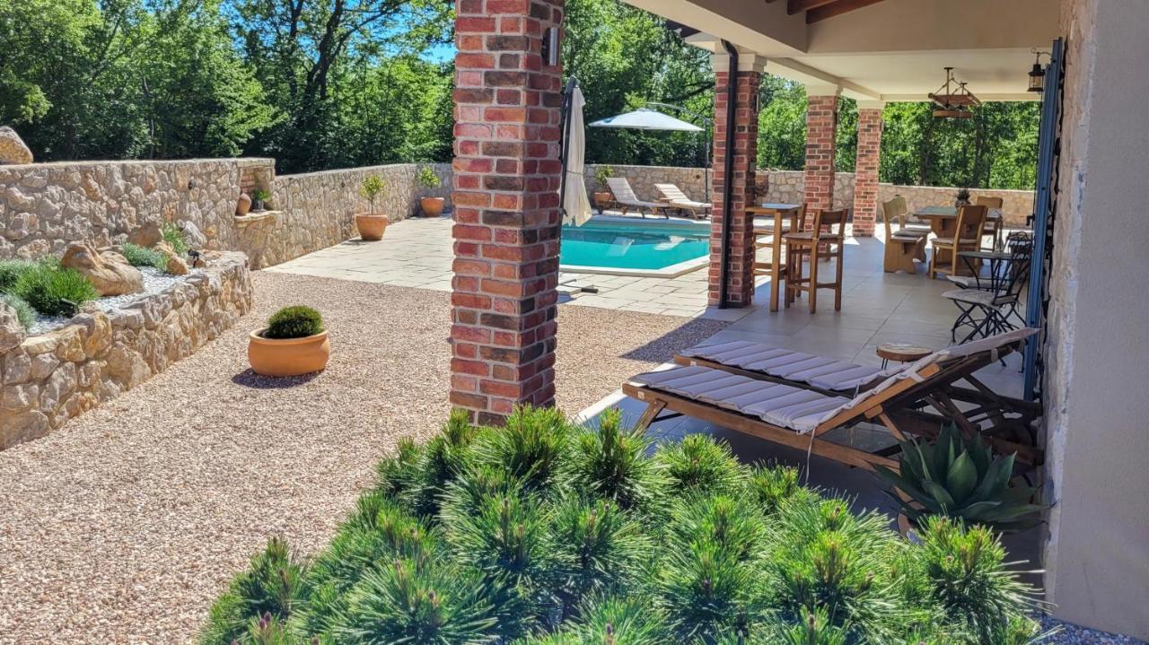 Villa Alara - Charming Villa With Heated Swimming Pool Milohnici Εξωτερικό φωτογραφία