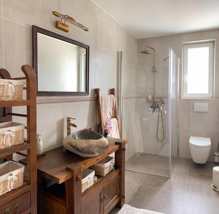 Villa Alara - Charming Villa With Heated Swimming Pool Milohnici Εξωτερικό φωτογραφία