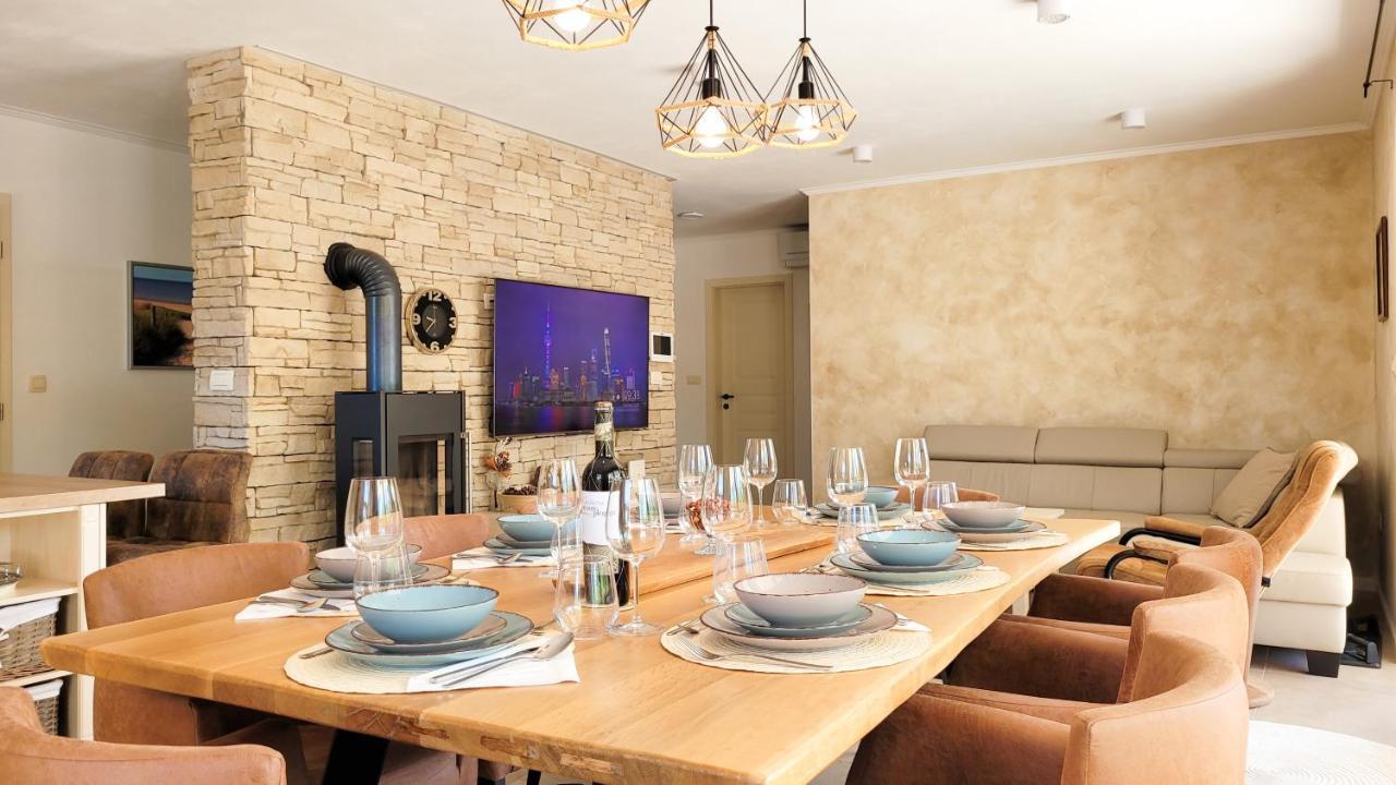 Villa Alara - Charming Villa With Heated Swimming Pool Milohnici Εξωτερικό φωτογραφία
