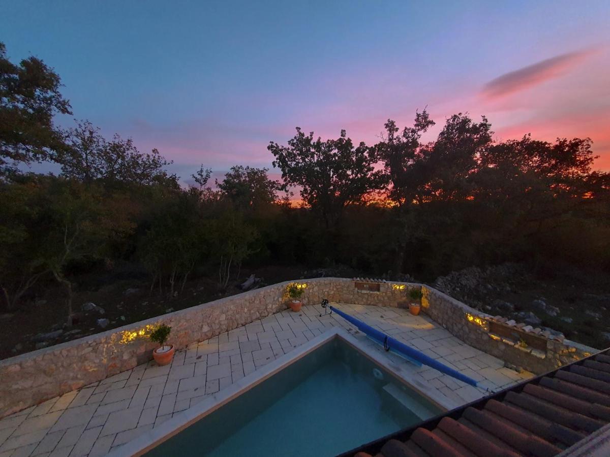 Villa Alara - Charming Villa With Heated Swimming Pool Milohnici Εξωτερικό φωτογραφία