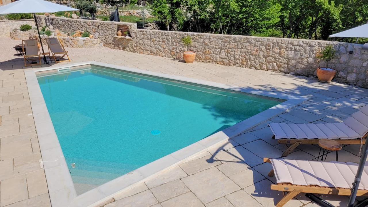 Villa Alara - Charming Villa With Heated Swimming Pool Milohnici Εξωτερικό φωτογραφία